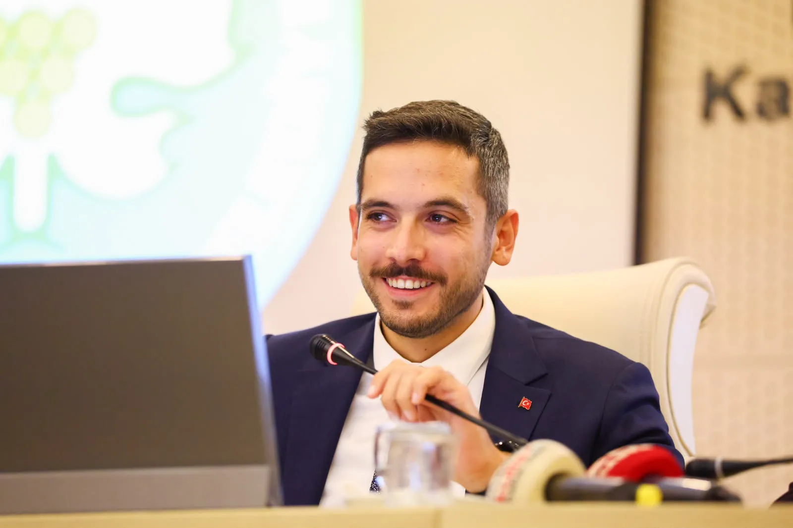 Manisa Büyükşehir Belediyesi Meclisi ekim ayı toplantısında gündem maddelerini görüştü