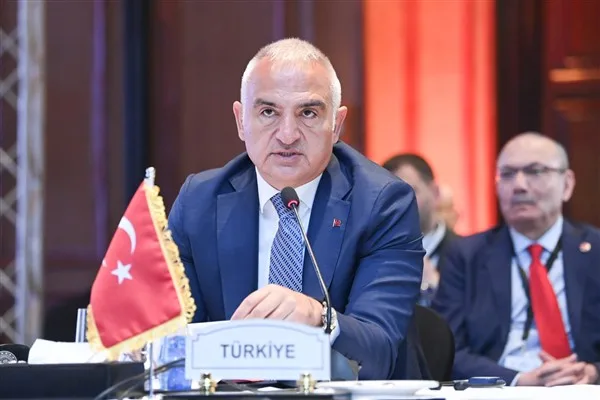 Bakan Ersoy: AileFest26, İstanbul’daki yağışlar nedeniyle 6 Ekim’e kadar uzatıldı