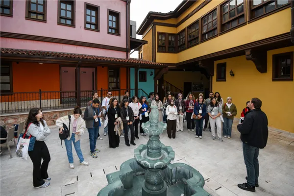 Gençler, Bursa’nın tarihi dokusunu keşfetti