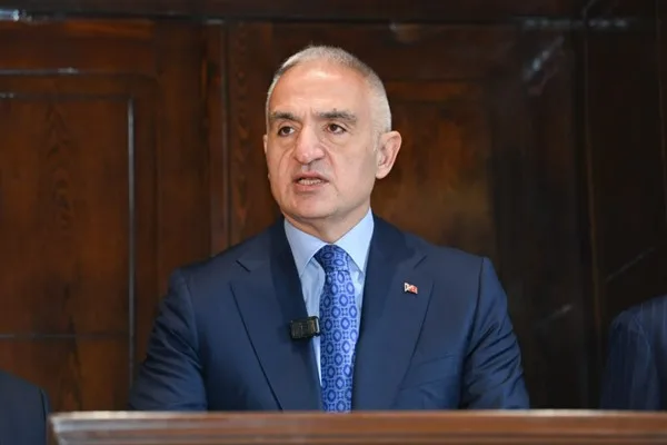 Bakan Yardımcısı Ersoy: Mehmet Özçay’ın Mushaf’ı gelecek kuşaklara aktarılacak