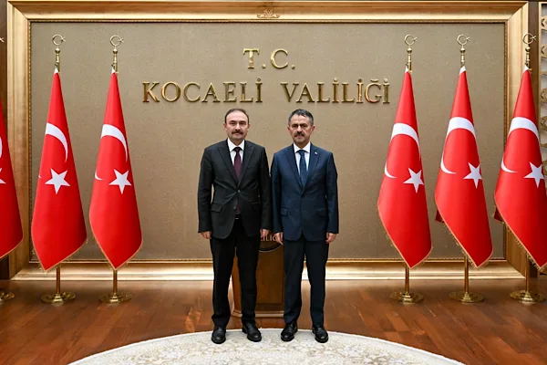 Kocaeli 1. İdare Mahkemesi Başkanı Halil Onur’dan Vali İlhami Aktaş’a ziyaret