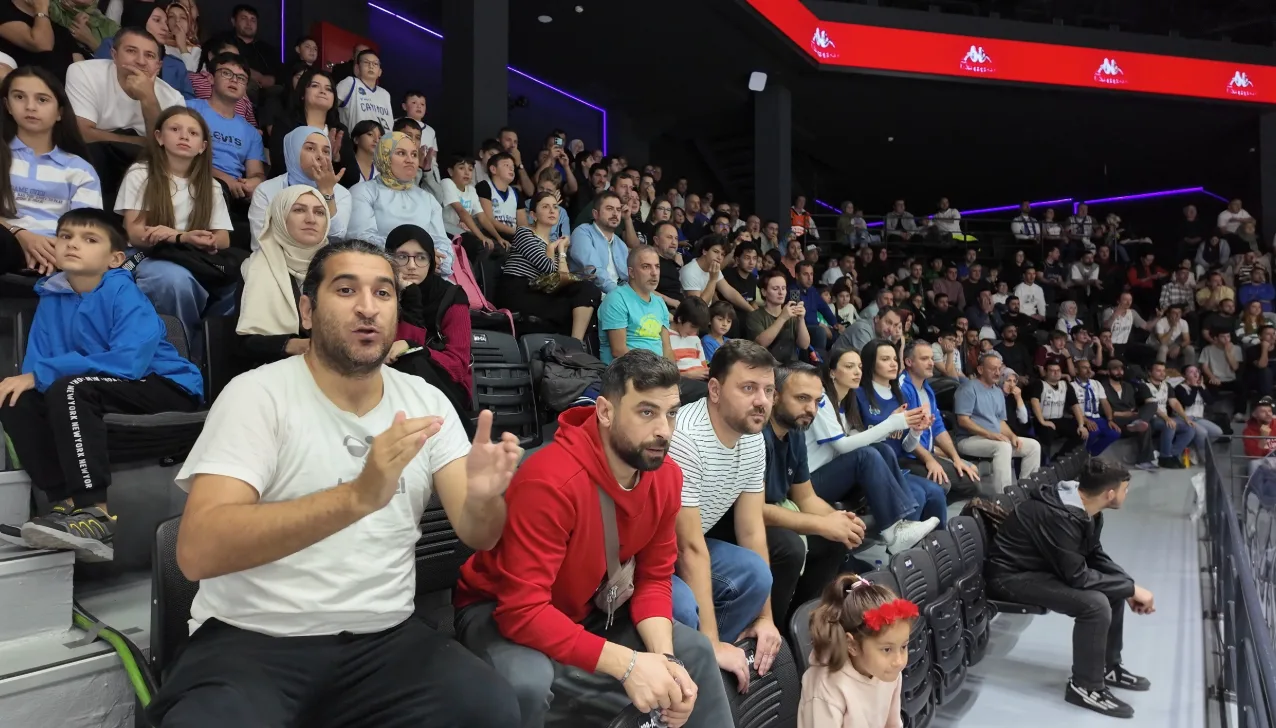Çayırova Spor Kompleksi, taraftarlardan beğeni aldı