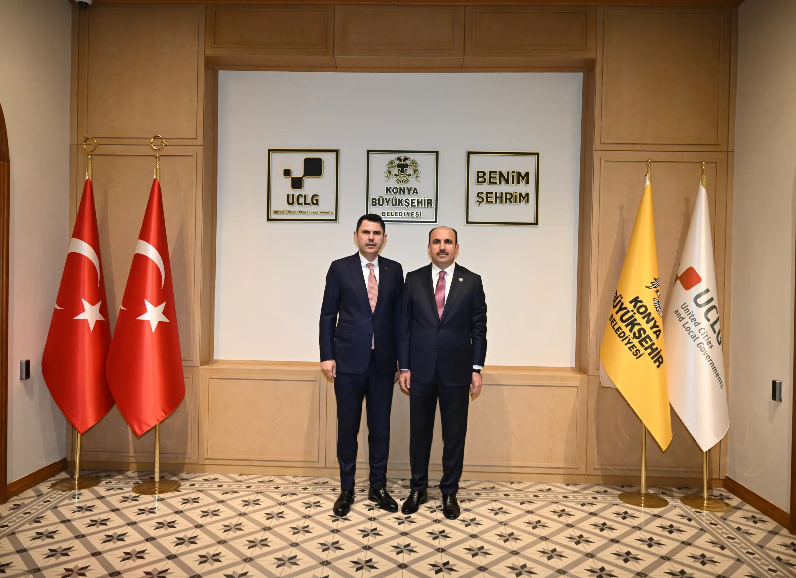 Bakan Kurum, Konya Büyükşehir Belediye Başkanı Altay’ı ziyaret etti