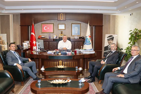 Bulgaristan Bursa Konsolosu Rusinov, Yalova Belediye Başkanı Gürel’i ziyaret etti