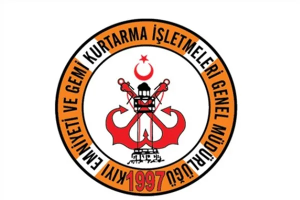 Rize açıklarında arızalanan ve 3 kişinin bulunduğu tekne kurtarıldı