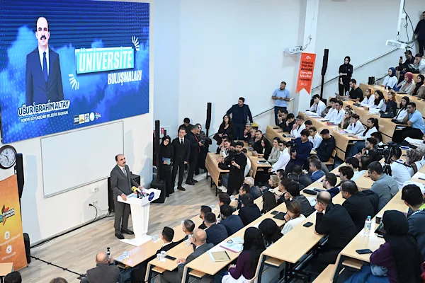Konya Büyükşehir Belediyesi üniversite öğrencilerine 15 bin lira eğitim desteği verecek