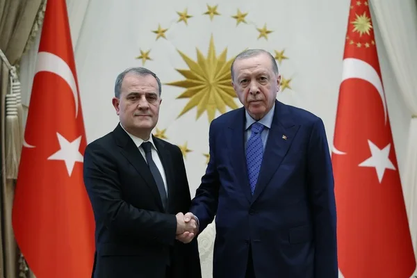 Erdoğan, TDT 13. Zirvesi için Ankara’da bulunan Bayramov’u kabul etti