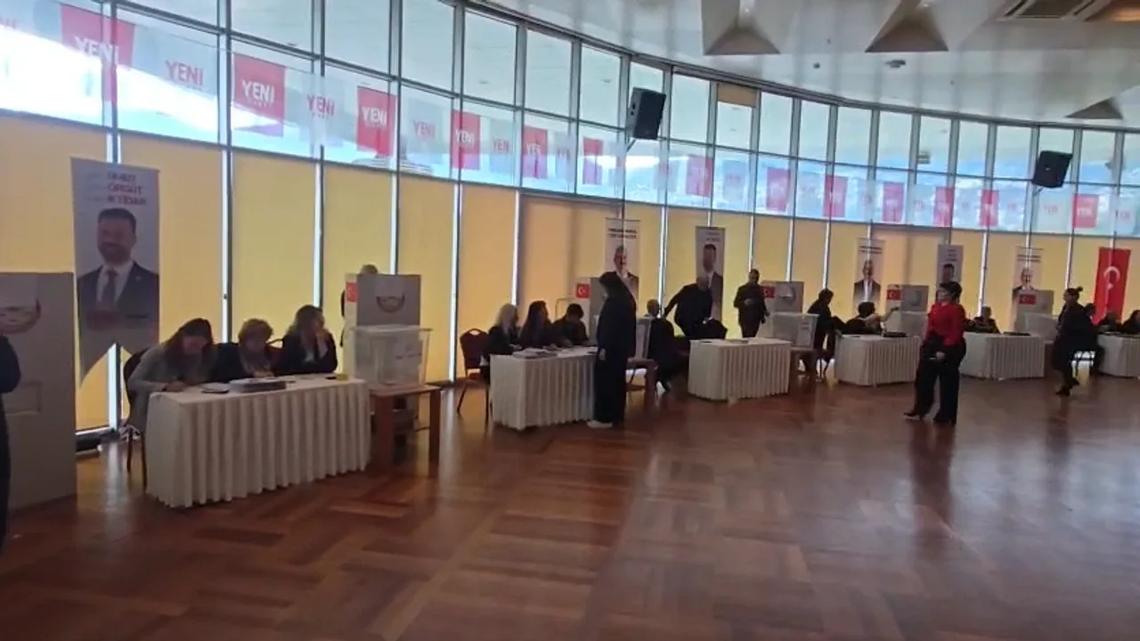 YENİ Parti Bursa'da sandık başında... İl başkanı belli oluyor!