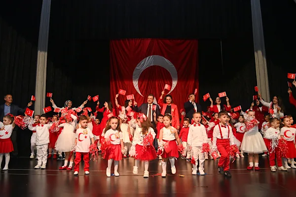 Trabzon’da 3-6 yaş grubu çocuklar Cumhuriyet Balosu’nda buluştu
