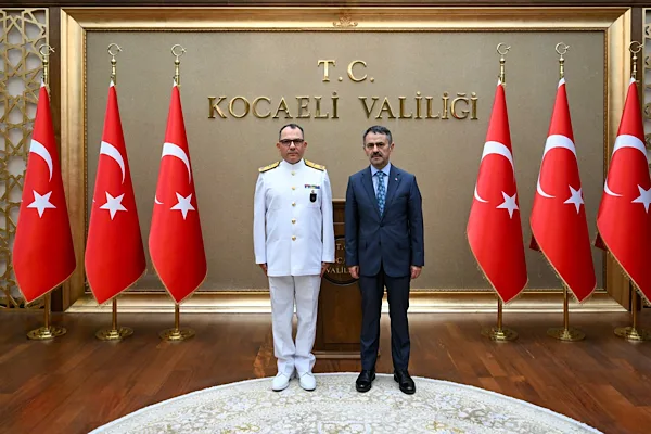 Gölcük Tersanesi Komutanı Tuğamiral Afacan, Kocaeli Valisi Aktaş’ı ziyaret etti