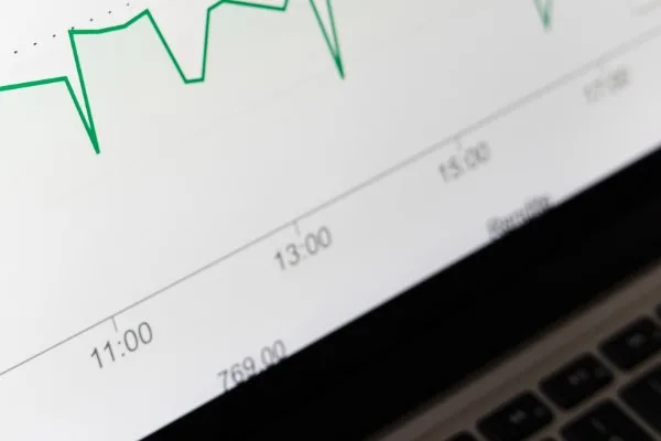 BIST 100 günün ilk yarısında 11.600 puan sınırında satıcılı seyretti