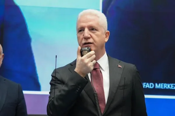 Vali Gül, Sarıyer’deki 6 mahalle muhtarını kabul etti