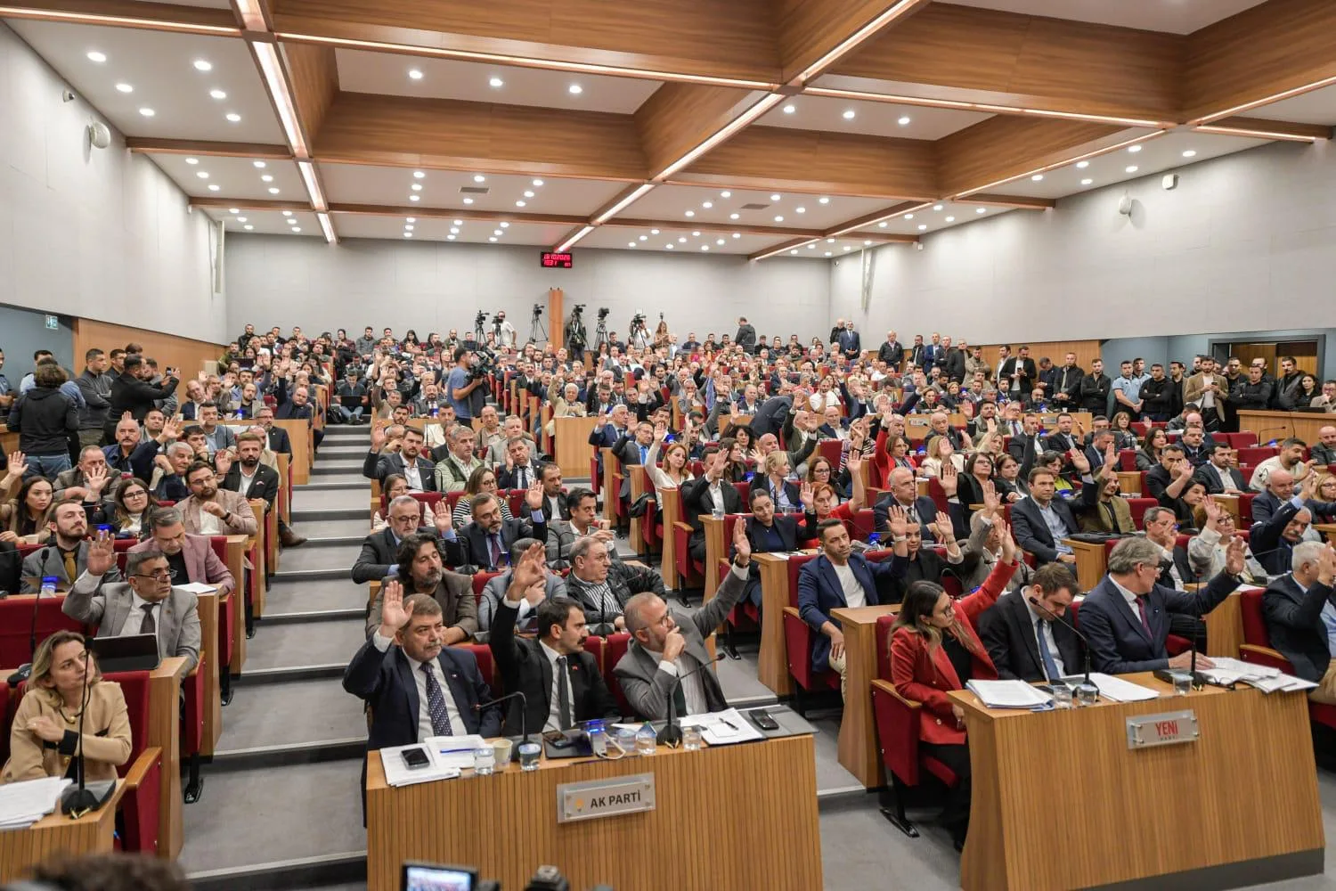 İzmir’de toplu ulaşım ve kent projelerine ilişkin kararlar