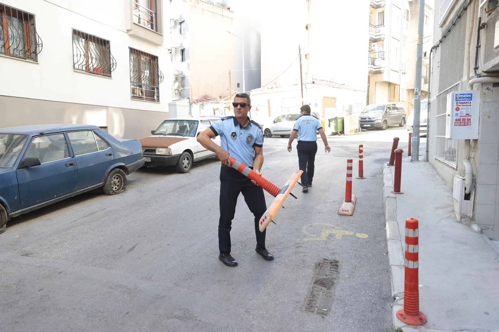 Konak Belediyesi kaldırım ve yol işgallerine yönelik denetim gerçekleştirdi