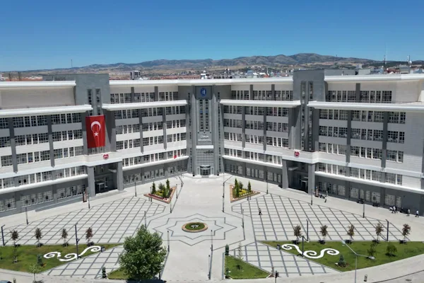 Çorum Belediyesi, yöneticilerinin adını kullanarak para isteyen dolandırıcılara karşı uyardı