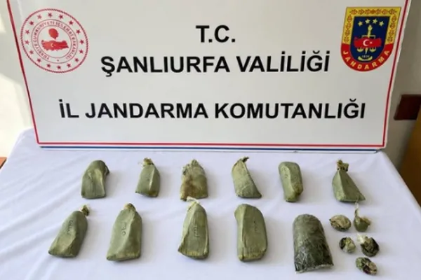 Şanlıurfa'da jandarma operasyonunda 5,5 kilogram esrar ele geçirildi