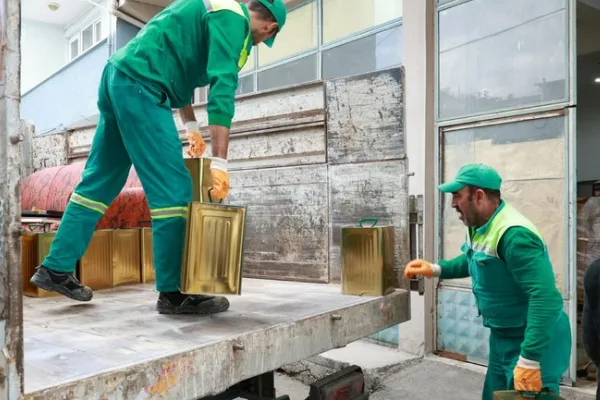 Osmangazi’de ruhsatsız depoda bulunan yaklaşık 6,5 ton gıda imha edildi