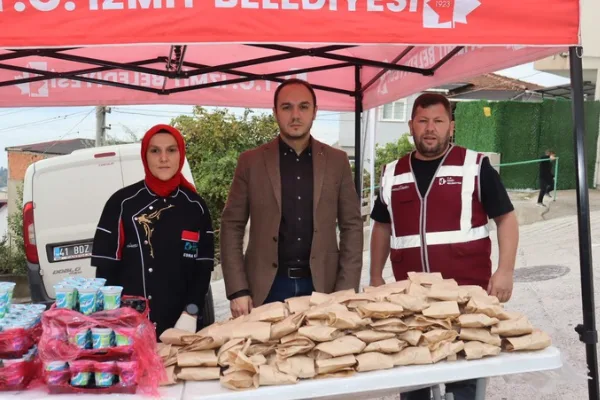İzmit Belediyesi’nin Beslenme Saati Projesi üç okulda devam etti