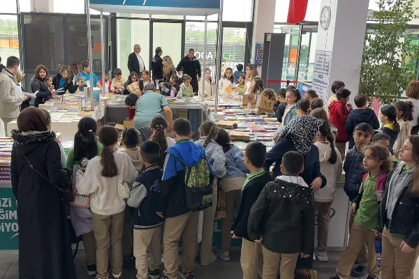 Çayırova 7. Kitap Günleri kitapseverlerden ilgi görüyor