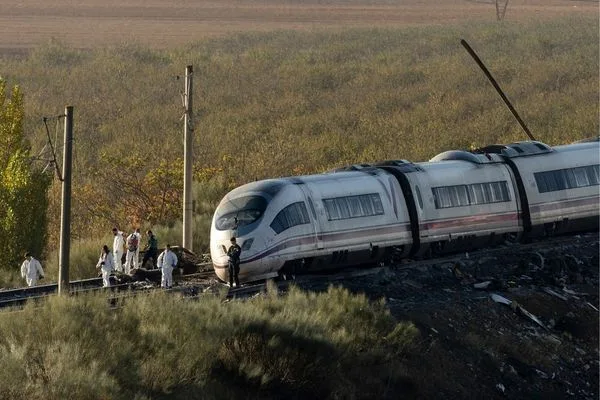 Xi Jinping, tren kazası nedeniyle İspanya Kralı VI. Felipe’ye başsağlığı diledi