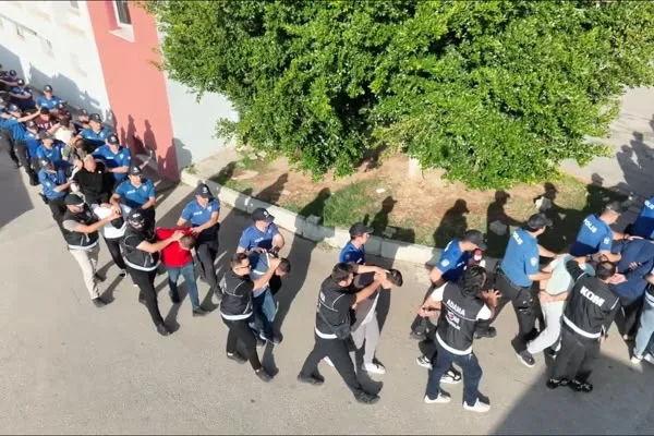 Adana merkezli 11 ildeki operasyonda 73 şüpheli tutuklandı