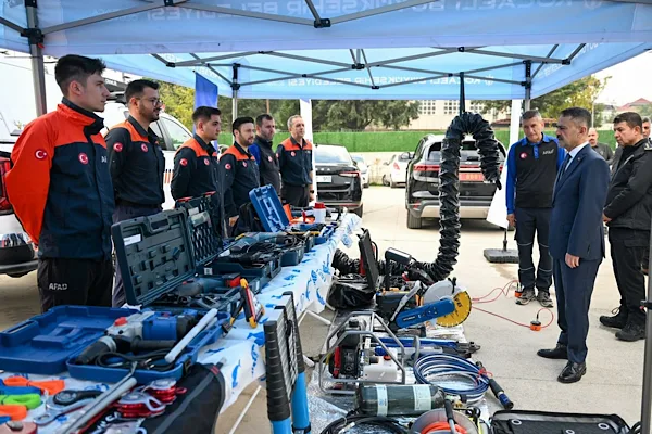 Kocaeli’de lisede deprem farkındalık ve tahliye tatbikatı yapıldı