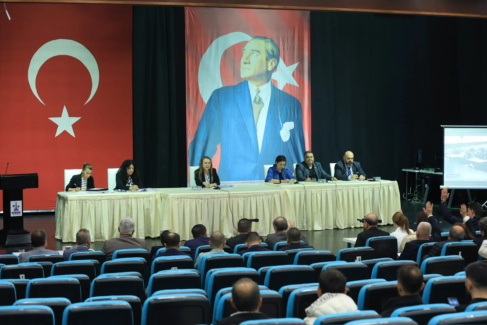 Konak’ın 2027 bütçesi oy çokluğuyla 9 milyar TL olarak kabul edildi