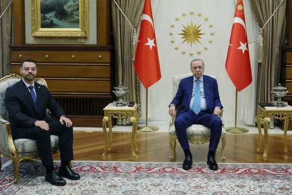 Erdoğan, El Salvador Büyükelçisi Eduardo Alfonso G. Grande’yi kabul etti