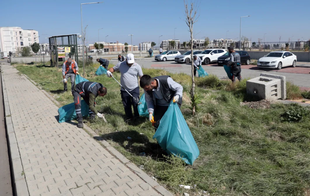 Diyarbakır’da kış öncesi 17 ilçede temizlik çalışması sürüyor