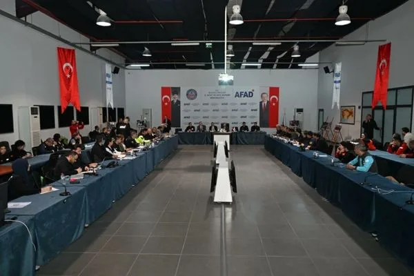Kocaeli Valisi Aktaş, sağanak sonrası yürütülen çalışmaları açıkladı