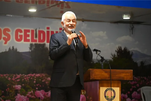 Başkan Başdeğirmen, Cumhuriyet yemeğinde belediye personeli ve aileleriyle buluştu