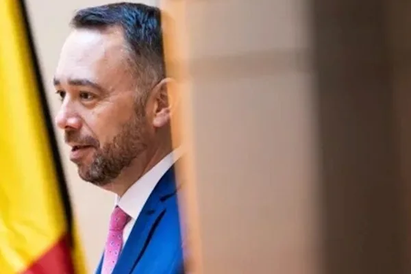Belçika Dışişleri Bakanı Prevot, 2026 Nobel Fizik Ödülü sahibi Halzen’i kutladı