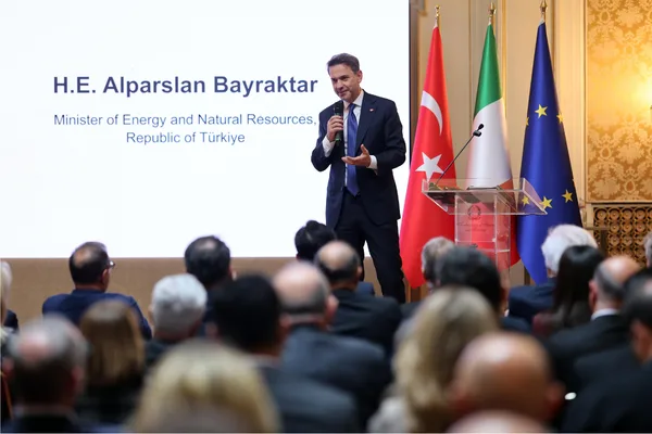 Bakan Bayraktar: ENI ile büyük proje için anlaşma aşamasındayız