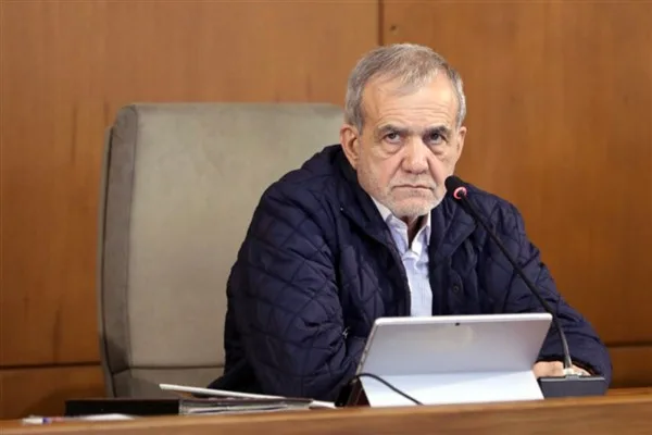 Pezeşkiyan'dan gençlere hayallerini ve umutlarını koruma çağrısı