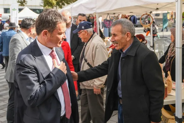 Kadın üreticiler, Cumhuriyet Sokağı etkinliğinde ürünlerini sergiledi
