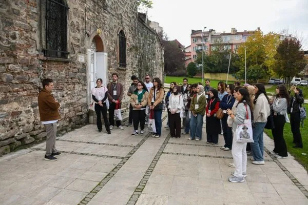 Osmangazi’de gençler Bursa’nın tarihini müze ve hanlarda keşfetti