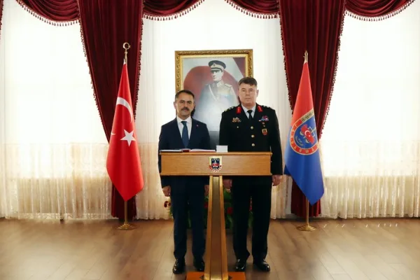Kocaeli Valisi Aktaş’tan İstanbul İl Jandarma Komutanı Tataroğlu’na ziyaret