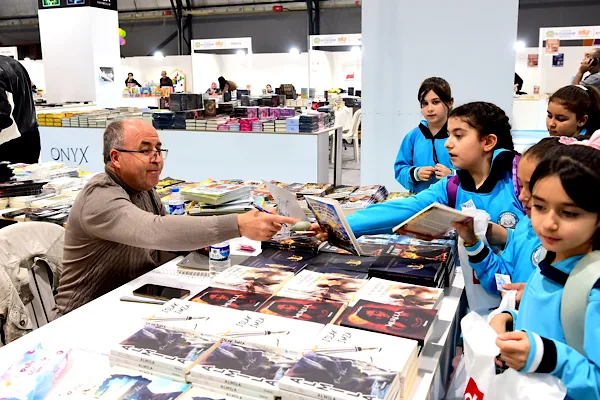 Yazarlar, Malatyalıların kitap fuarına ilgisini değerlendirdi