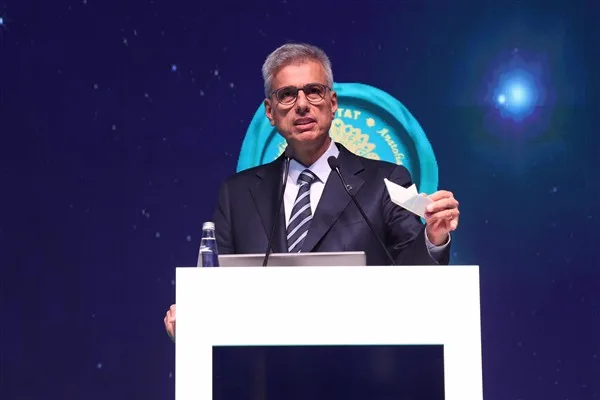 Bakan Memişoğlu, Keyvac Biyolojik Ürünler tesisindeki projeleri inceledi