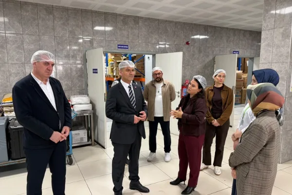 Başkanvekili Obuz, İzmit Belediyesi aşevi ve Mobil Fırın’ı inceledi