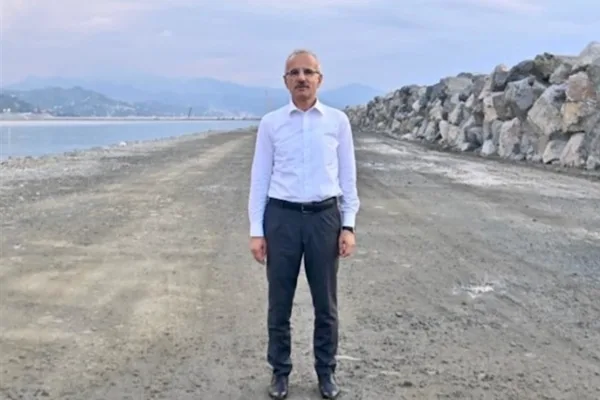 Uraloğlu: Hatay Havalimanı geliştirme projesinin 2026 sonunda tamamlanması hedefleniyor