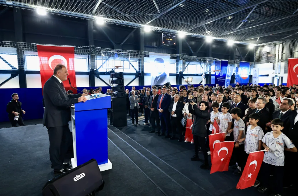 Aslan: Yeni spor salonları açmaya, okullarımızın imkanlarını geliştirmeye devam edeceğiz