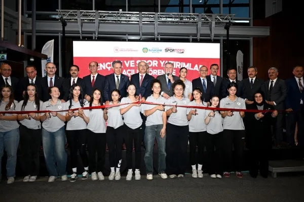 Malatya’da Şehir Kütüphanesi ile iki spor kompleksi hizmete açıldı