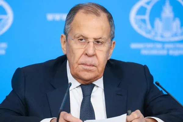 Lavrov, Cezayir Dışişleri Bakanı Ahmed Attaf ile görüştü