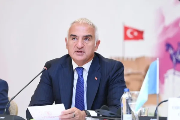 Bakan Ersoy, 29 Ekim törenlerine Cumhurbaşkanı Erdoğan’la katıldı