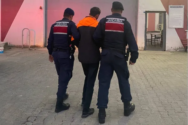 Kocaeli’de uyuşturucu ticaretinden 10 yıl hapis cezasıyla aranan kişi yakalandı