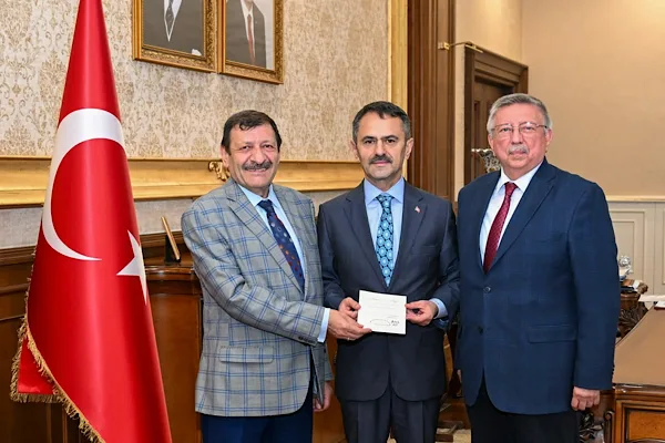 İDEBİR Başkanı Canşi ve emekli öğretim üyesi Şen, Vali Aktaş’ı ziyaret etti