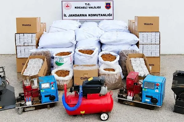 Kocaeli’de 2 milyon 450 bin lira değerinde kaçak tütün ve makaron ele geçirildi
