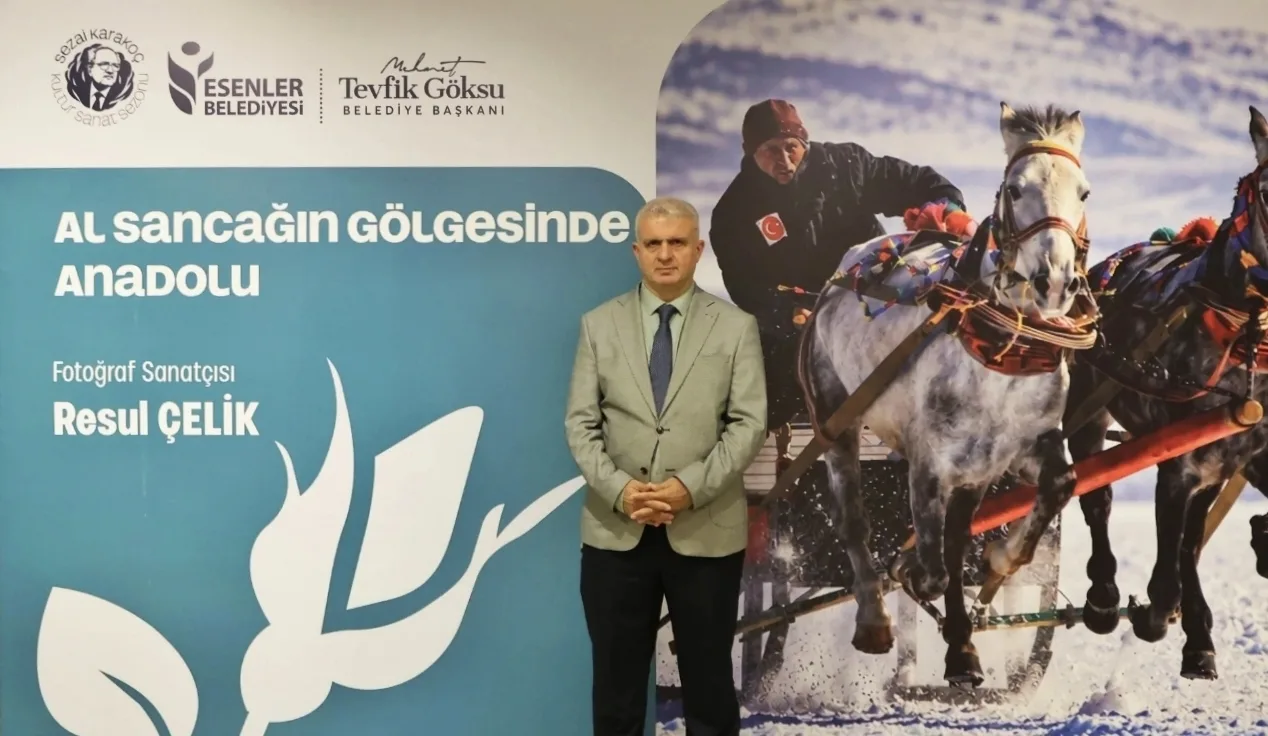 Esenler’de “Al Sancağın Gölgesinde Anadolu” fotoğraf sergisi açıldı