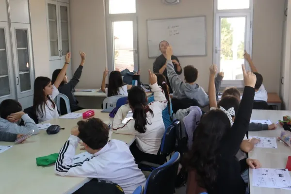 İzmit Belediyesi, mahalle etütleriyle 450 öğrenciyi LGS’ye hazırlıyor